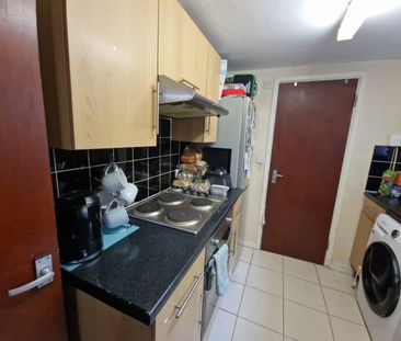 1 Bed Flat, Cumberland Road, RG1 - Photo 3