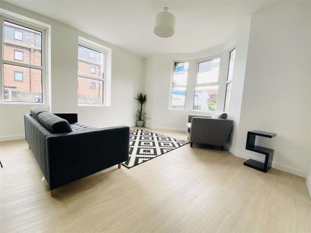 2 bedroom property to rent - Photo 2