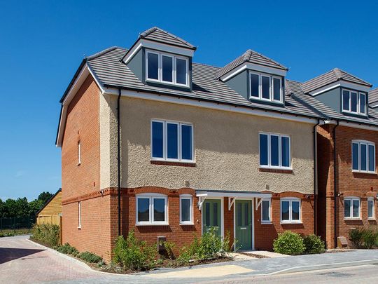 3 bedroom terraced house to rent - Photo 1