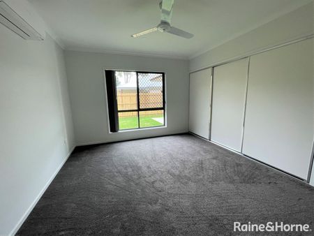 Spacious Modern Home in Sought-After Urraween - Photo 4