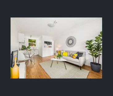 Stylish 2 bedroom top-floor apartment - Photo 4