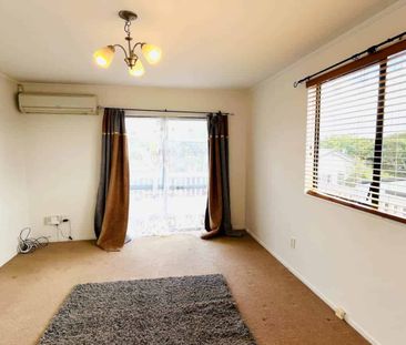 Spacious three-bedroom home in Massey - Photo 1