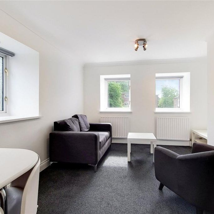 1 bedroom flat to rent - Photo 1