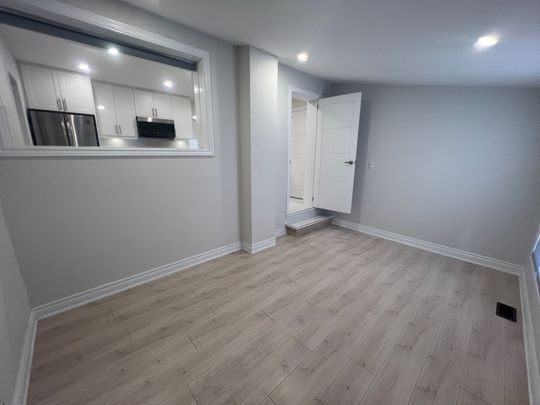 For Lease - 98 Thornton (Main Floor) Avenue, Bradford West Gwillimbury, Ontario - Photo 1