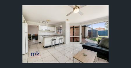 Commanding two storey home with great yard and two street access! - Photo 5