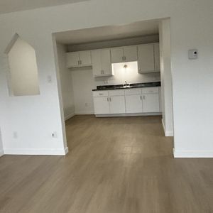 4½ RÉNOVÉ |INTERNET-CHAUFFAGE-EAU CHAUDE - Photo 2