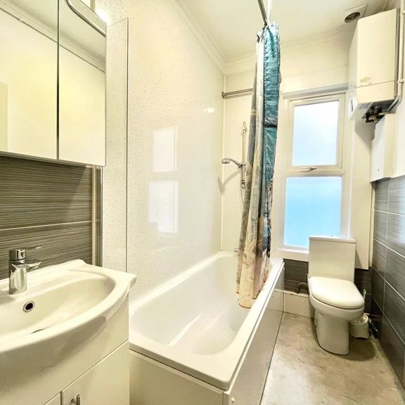 Gowan Road, Willesden Green, London, NW10 - Photo 1