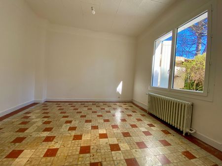 « LES ANGLES - MAISON PLAIN-PIED 73.34M² AVEC JARDIN ET GARAGE » - Photo 2