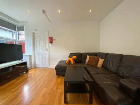 1 bedroom in a house share to rent - Photo 2