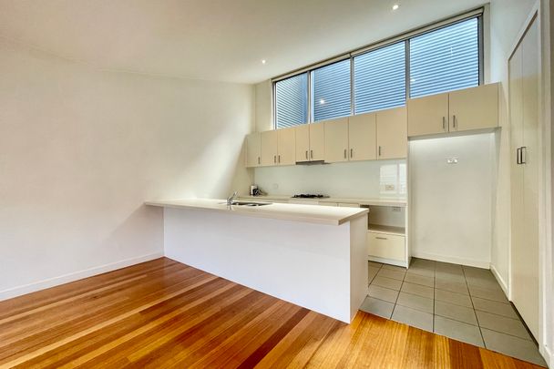 7/4 Urquhart Street, Northcote - Photo 1