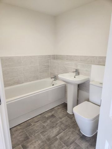 2 bedroom flat to rent - Photo 4