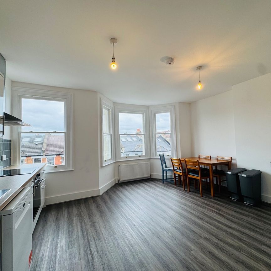 4 Bed Maisonette, Bracewell Road, W10 - Photo 1