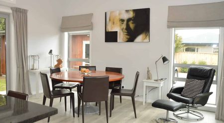 Hilltop Home - Photo 3