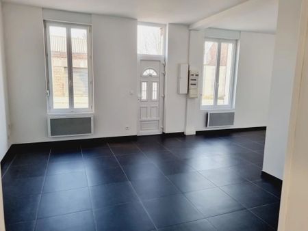 Location Maison de ville 4 pièces 84 m2 à Saint-Quentin - Photo 4