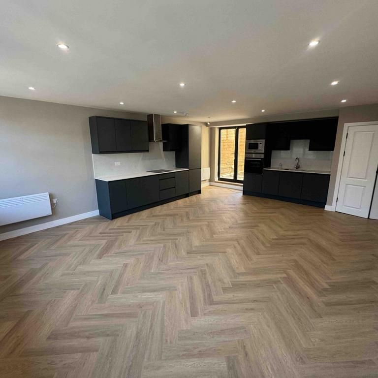 3 bedroom flat to rent - Photo 1