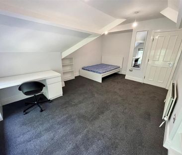 1 bedroom in a house share to rent - Photo 5