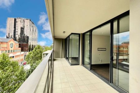 Two Bedroom Apartment with a Huge Balcony - Photo 2