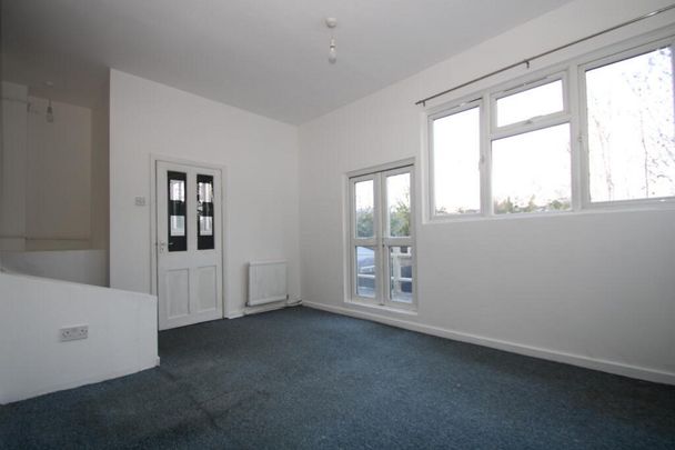 Penge Road, London, SE25 4 - Photo 1