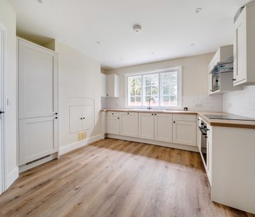 2 bedroom semi-detached house to rent - Photo 6