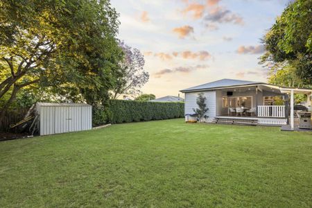 Classic Charm Meets Modern Comfort in the Heart of South Toowoomba - Photo 3