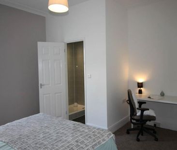 1 bedroom in a house share to rent - Photo 6