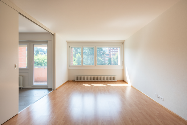 HELLE 4-ZIMMER-WOHNUNG IN SCHÖNER ÜBERBAUUNG - Photo 1