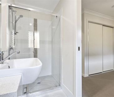 Perfect Large Family Home - Photo 3