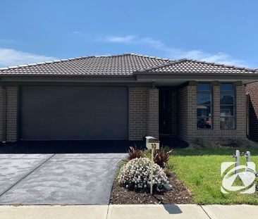 PERFECT FAMILY HOME IN PRIME LOCATION - Photo 3