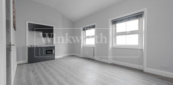 Studio to rent - Photo 2