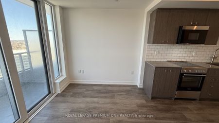 For Lease - 15 Wellington Street Unit# 2414, Kitchener, Ontario - Photo 2