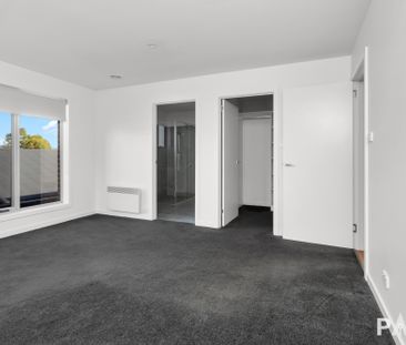 92 Brougham Street, West Launceston TAS 7250 - House For Rent | Domain - Photo 6