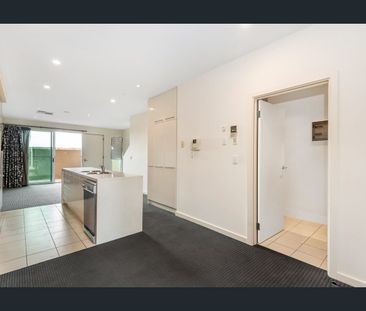 Modern Style meets Port Side Living - Photo 2