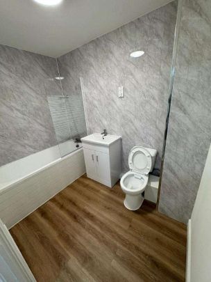 Albatross Close, Beckton, London, E6 - Photo 1