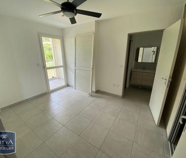 Location Appartement 4 pièces 114m² STE CLOTILDE 97490 - Photo 2