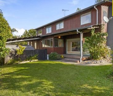 542A West Coast Road, Oratia - Photo 3