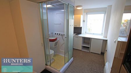 1 bedroom Flat To Let - Photo 3