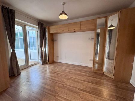 2 bedroom semi-detached bungalow to rent - Photo 3