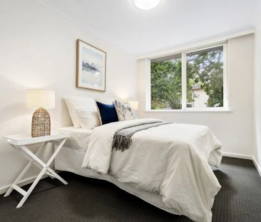 Stylish & Spacious Glen Iris Retreat - Photo 4