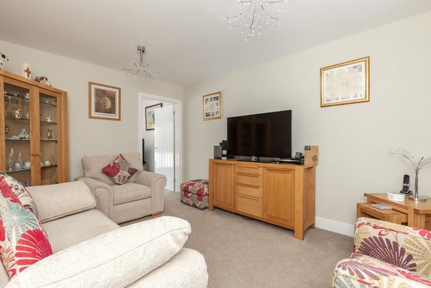 4 bedroom detached house to rent - Photo 1