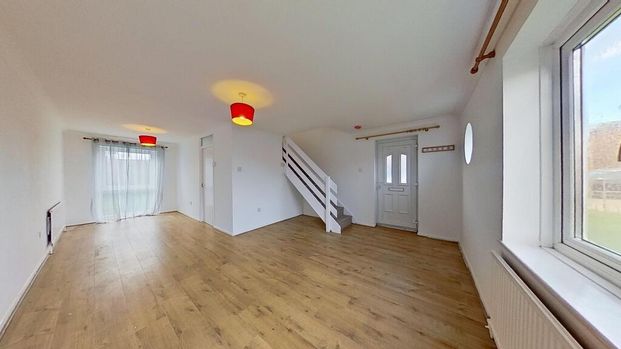 3 bedroom semi-detached house to rent - Photo 1