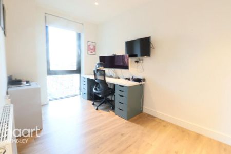 3 bedroom penthouse to rent - Photo 3