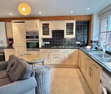 3 bedroom Semi Detached Barn Conversion to rent - Photo 3