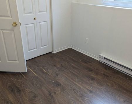 Cozy 3 Bedroom Home in Family Friendly Neighbourhood! - Photo 3