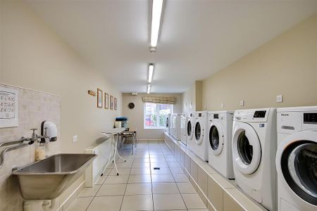 1 bedroom retirement property to rent - Photo 4