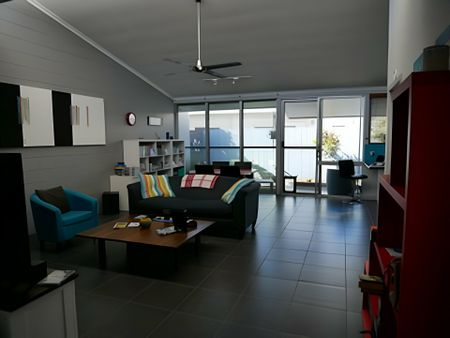 4/15 Craven Close, Port Douglas QLD - Photo 3
