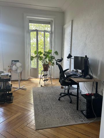 Location Appartement 7 pièces 218m² ST ETIENNE 42000 - Photo 3