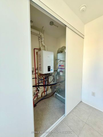 For Lease - 639 Lawrence Avenue Unit# 310, Toronto, Ontario - Photo 2