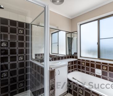 16 Sherry Street, Wilsonton Heights QLD 4350 - House For Rent | Domain - Photo 6