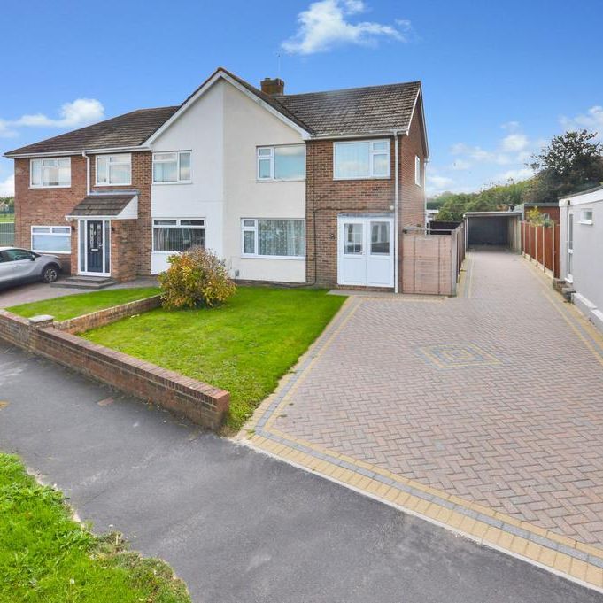 3 bedroom semi-detached house to rent - Photo 1