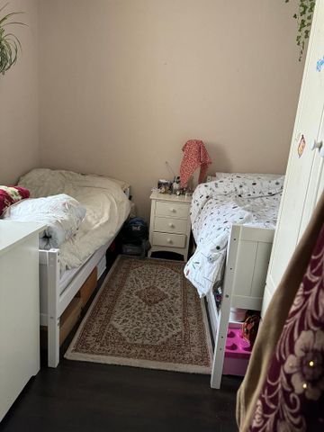 3 bedroom flat to rent - Photo 3